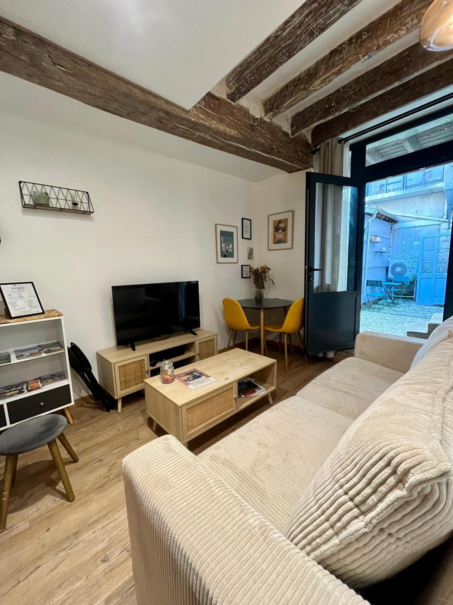 La Cour Chartraine - Cosy Appartement Avec Cour Exterieur A Blois Zewnętrze zdjęcie
